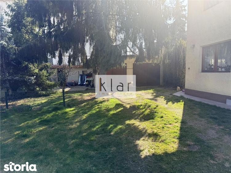 Casă cu 10 camere cu Teren 682 Mp în Mărăști