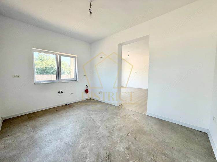 Casă cu 5 camere cu Teren 470 Mp în Ghiroda