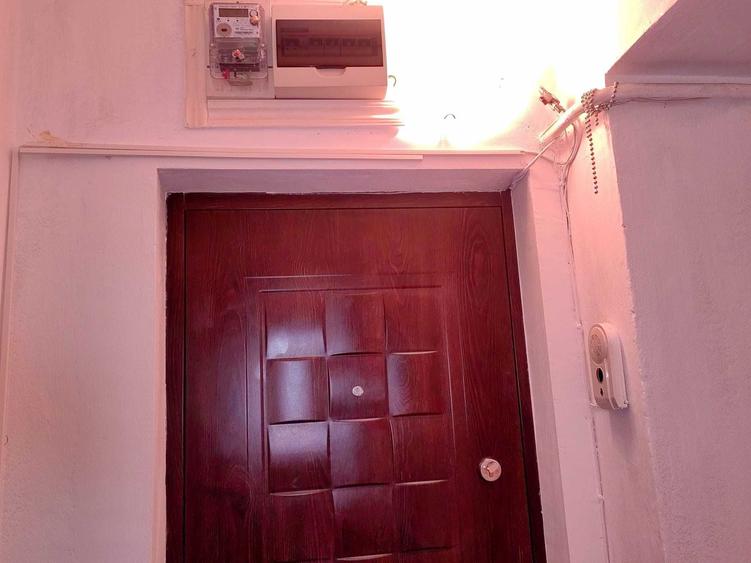 Apartament cu 3 camere semidecomandat în Hipodrom