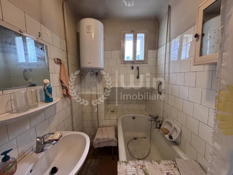 Casă individuală cu 4 camere cu Canalizare în Între Lacuri