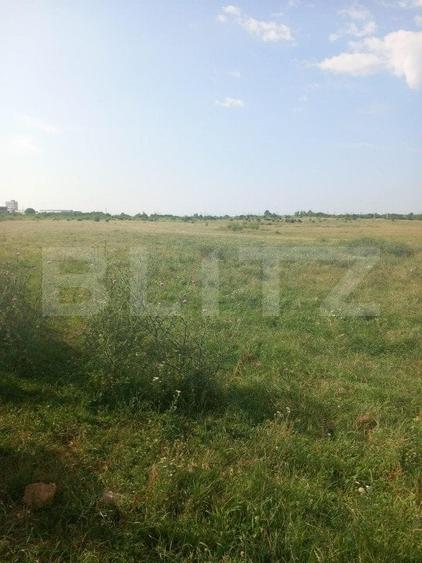 Teren Construcții intravilan de 5000 mp, în Industrială