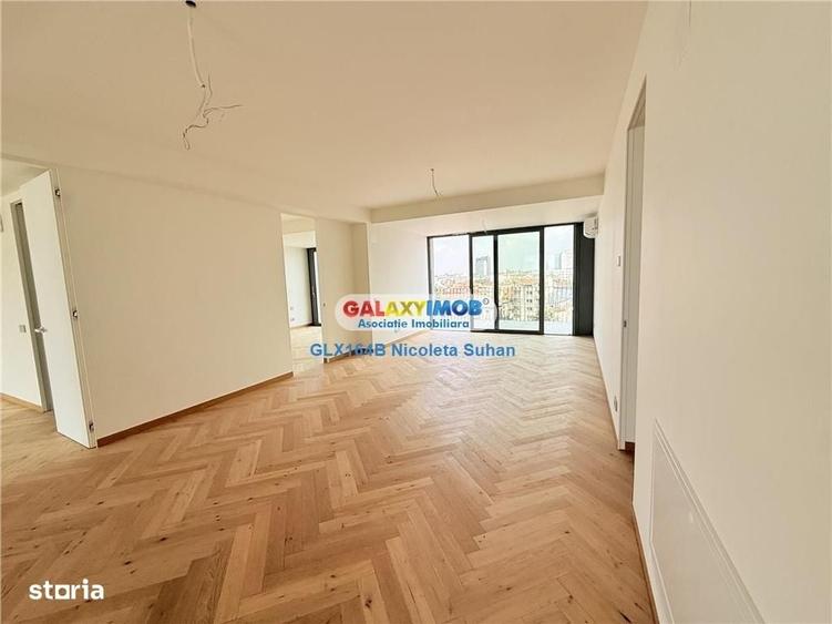 Apartament cu 4 camere în Victoriei
