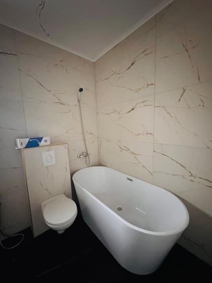 Casă individuală cu 4 camere cu Canalizare în Romanești