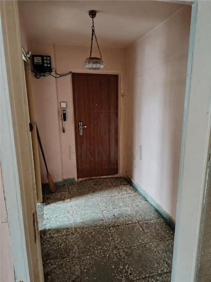 Apartament cu 2 camere semidecomandat în Cetății