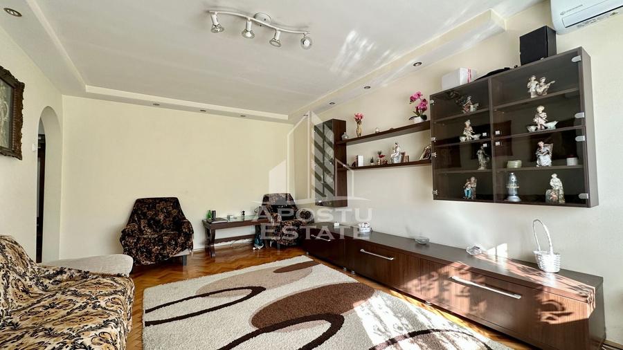 Apartament cu 3 camere decomandat în Soarelui