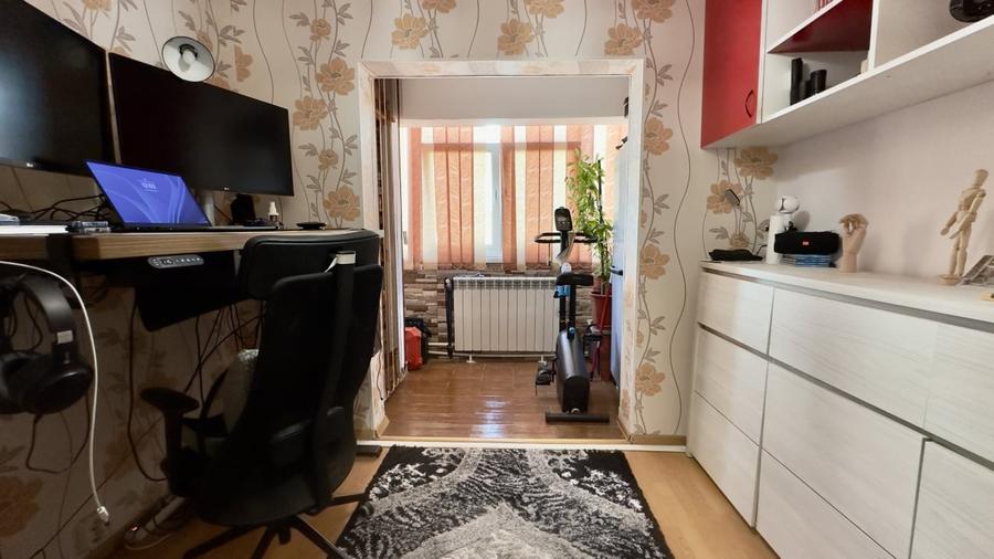 Apartament cu 4 camere decomandat, mobilat în CET