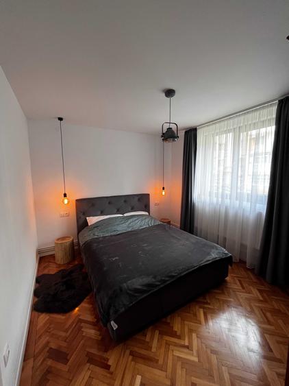 Apartament cu 2 camere semidecomandat, mobilat în Central