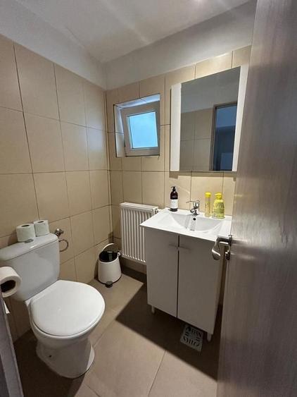 Apartament cu 2 camere semidecomandat, mobilat în P-ța Rosetti
