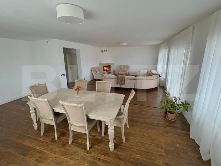 Apartament cu 4 camere semidecomandat, mobilat în Florești