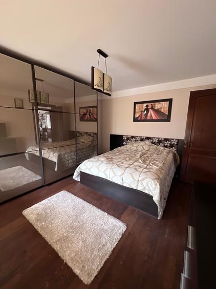 Casă cu 5 camere cu Teren 460 Mp în Prelungirea Craiovei