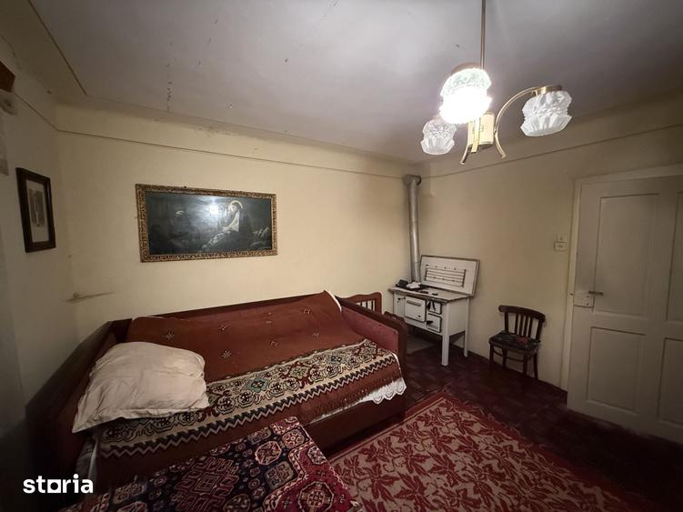 Casă cu 4 camere cu Teren 400 Mp în Poiana Sibiului