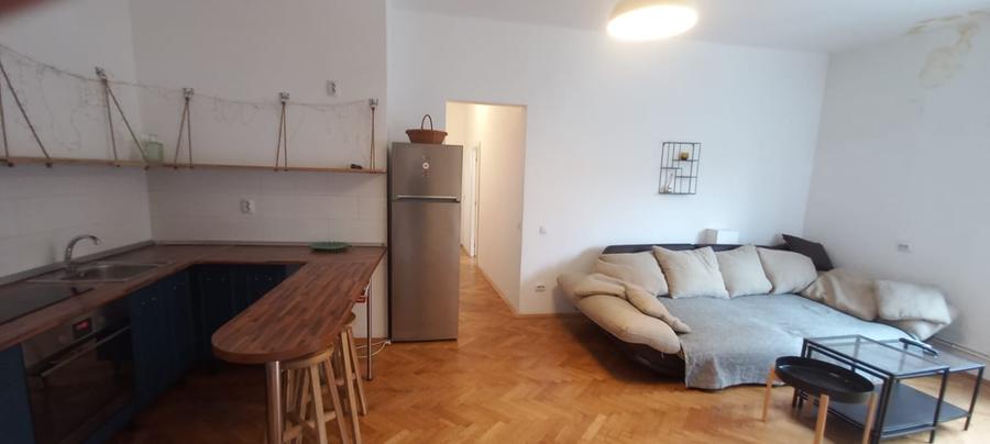 Apartament cu 4 camere decomandat în Rosetti
