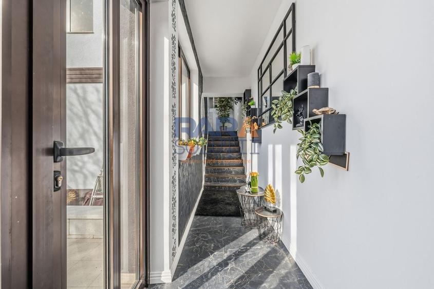 Duplex cu 6 camere cu Canalizare în Central