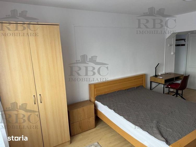 Garsonieră decomandată în Central