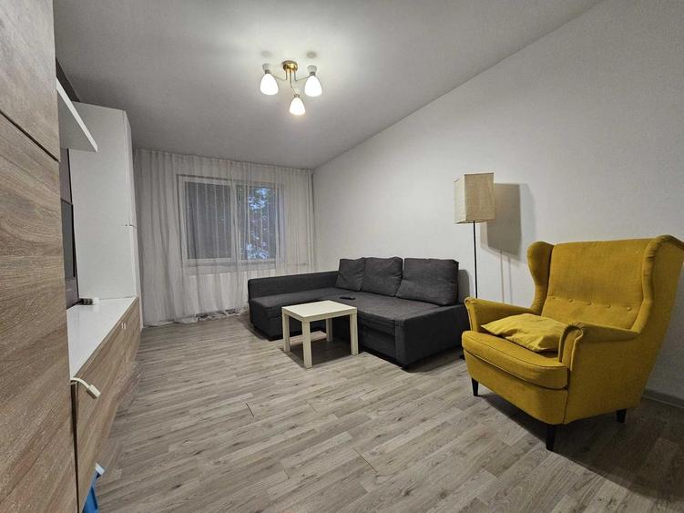 Apartament cu 3 camere decomandat în Brâncoveanu