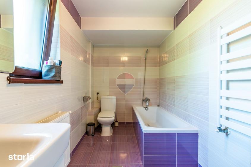 Casă cu 6 camere cu Teren 850 Mp în Corbeanca