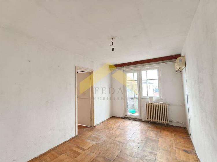 Apartament cu 2 camere semidecomandat în Aurel Vlaicu