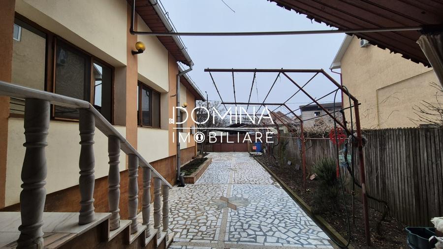 Casă individuală cu 5 camere cu Canalizare în Sud