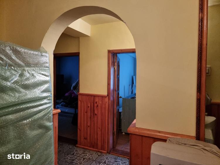 Apartament cu 4 camere decomandat în Micro 3
