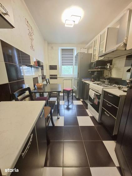 De vanzare apartament 3 camere, zona ultracentrala, 2 balcoane,mobilat - 1