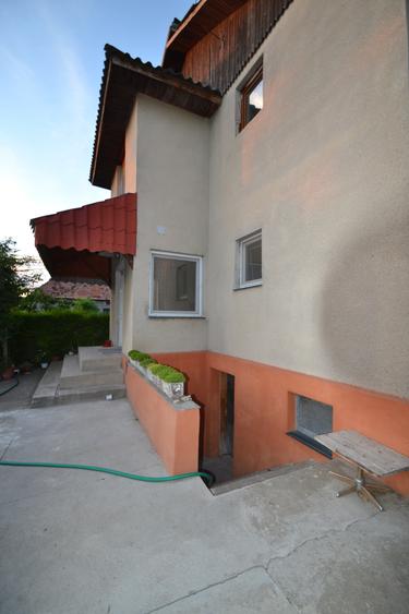 Casă individuală cu 7 camere cu Canalizare în Becicherecu Mic