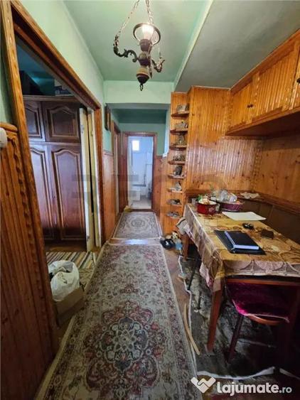 Apartament cu 4 camere decomandat, mobilat în Ultracentral