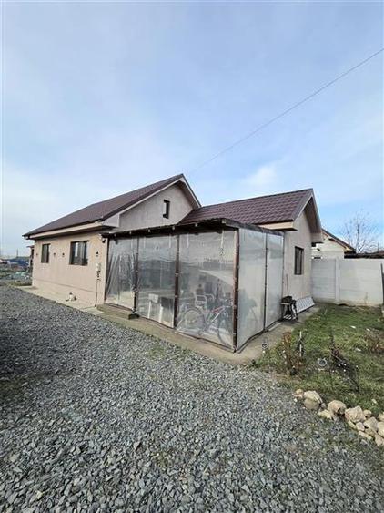 Casă individuală cu 4 camere cu Teren 690 Mp în Corbu