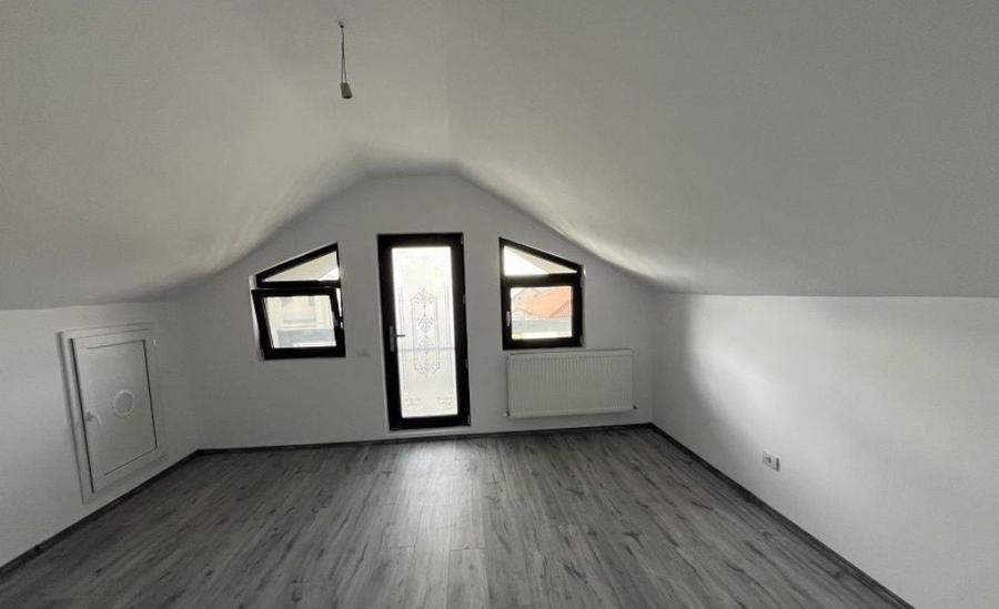 Casă cu 4 camere în Valu lui Traian