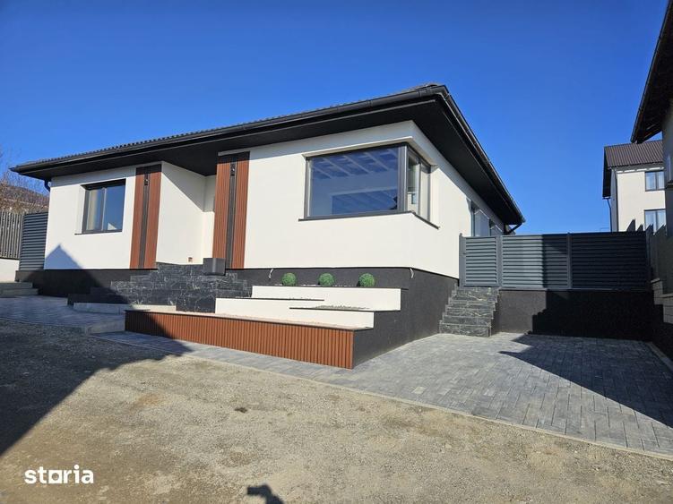 Casă cu 5 camere cu Teren 390 Mp în Șura Mare