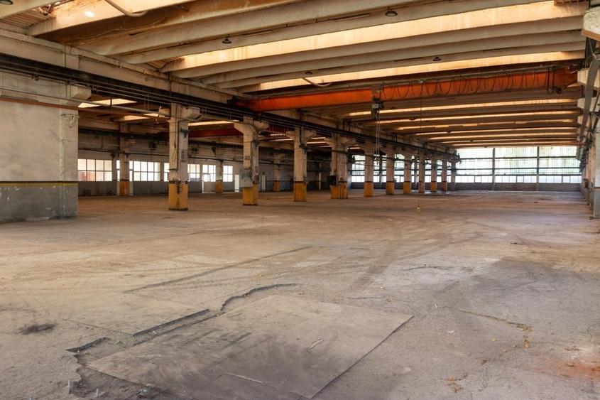 Spațiu industrial, de 1,000 mp, în Tătărași
