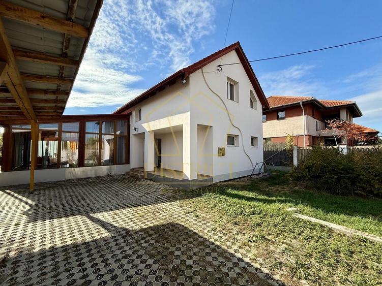 Casă individuală cu 3 camere cu Piscina în Săcălaz