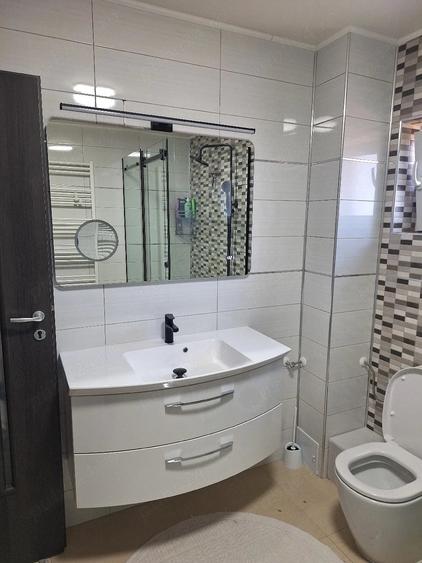 Apartament cu 3 camere nedecomandat în Tancodrom