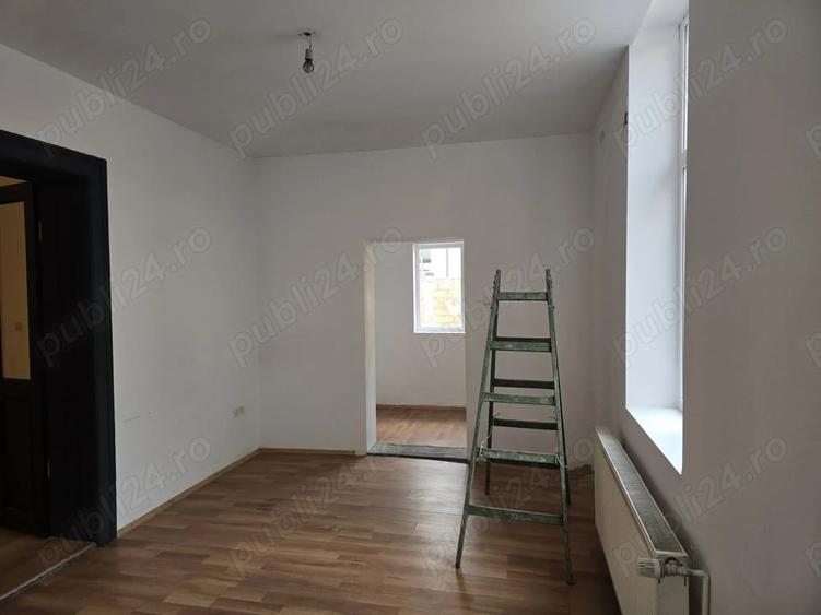 Casă cu 2 camere cu Teren 650 Mp în Central