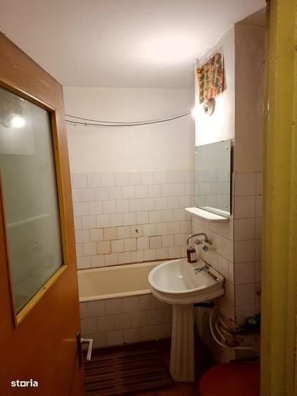 Apartament cu 2 camere decomandat în Eremia
