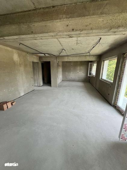 Casă cu 6 camere cu Teren 700 Mp în Breaza