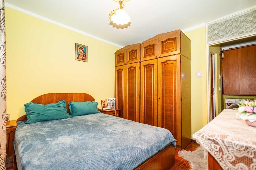 Apartament cu 2 camere decomandat în Poarta 6
