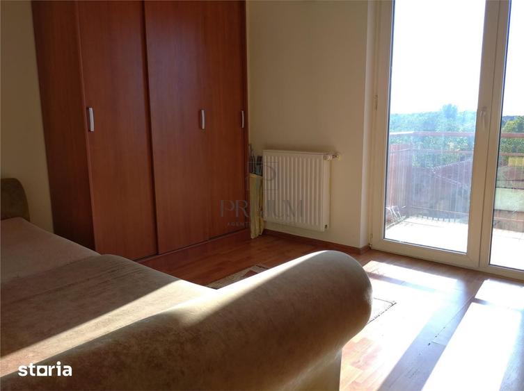 Apartament cu 3 camere decomandat în Est