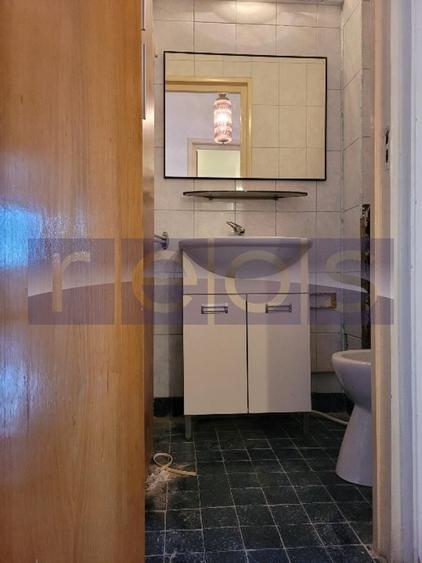 Apartament cu 4 camere semidecomandat în Dorobanți