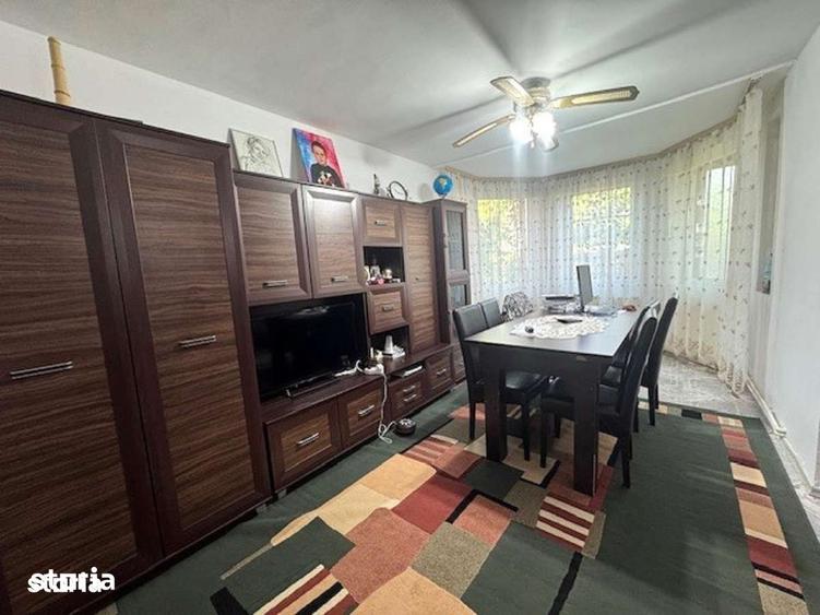 Casă cu 7 camere cu Teren 1250 Mp în Central