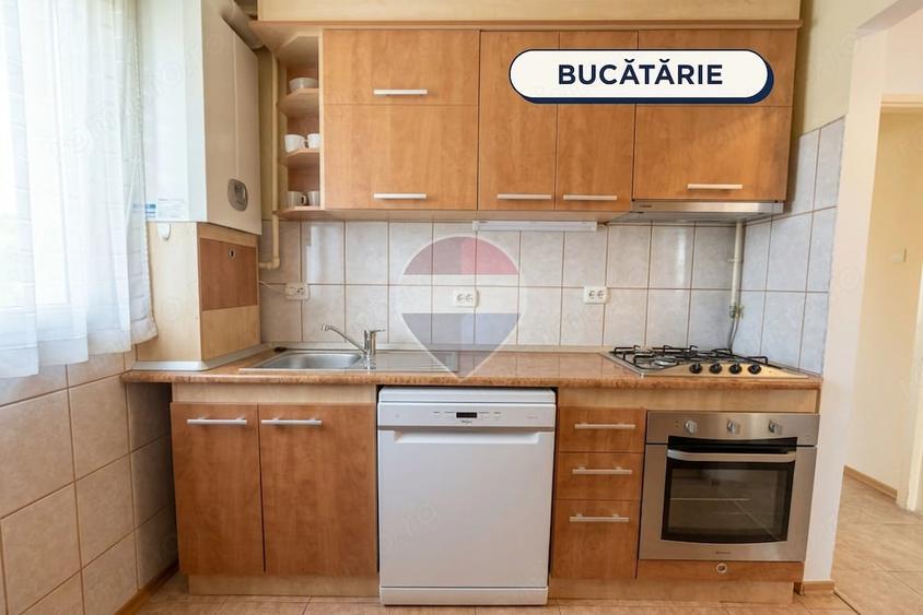 Apartament cu 3 camere decomandat în Sud