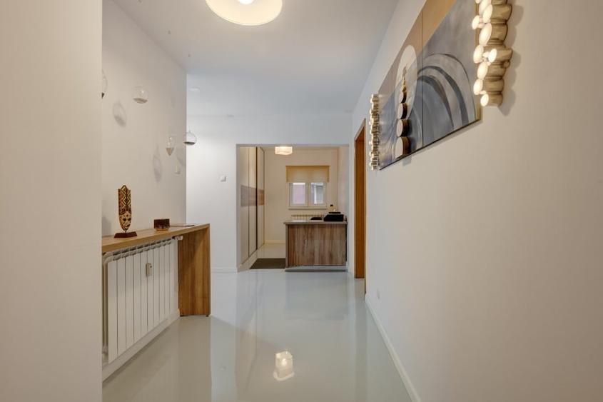 Apartament cu 3 camere decomandat în Dorobanți