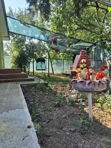 Casă cu 4 camere în Hoisești