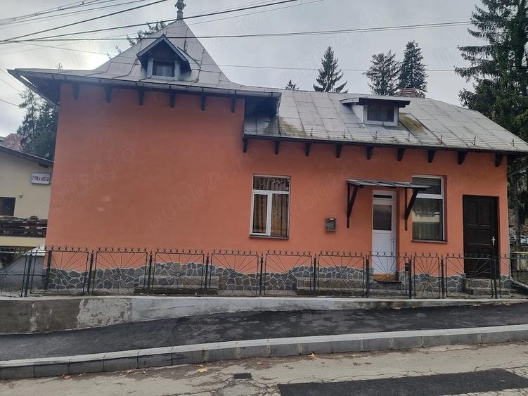 Casă cu 2 camere cu Teren 250 Mp în Central