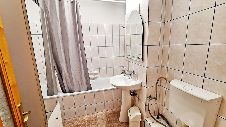 Apartament cu 2 camere semidecomandat, mobilat în Răcădău