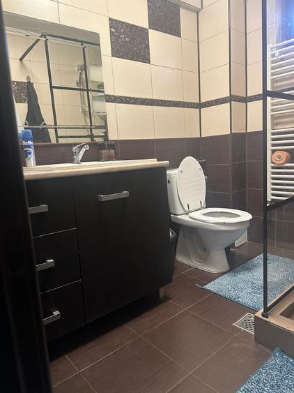 Casă individuală cu 4 camere cu Canalizare în Vărăști