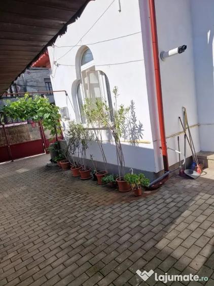 Casă cu 3 camere în Central