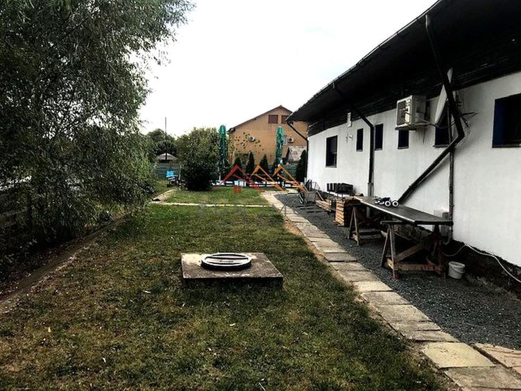 Casă individuală cu 13 camere cu Piscina în Mila 23