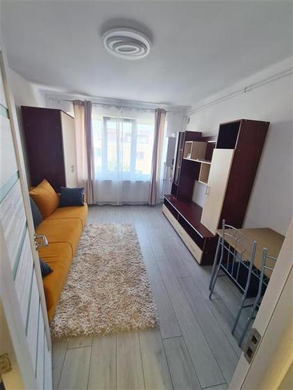 Garsonieră semidecomandată în Răcădău