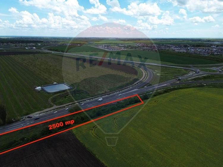Teren construcție, în Est
