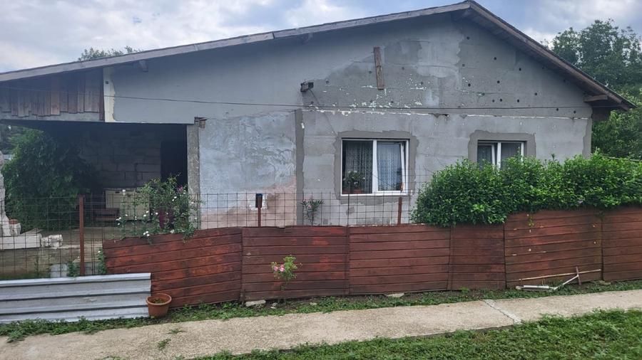 Casă individuală cu 3 camere cu Teren 450 Mp în Surlari